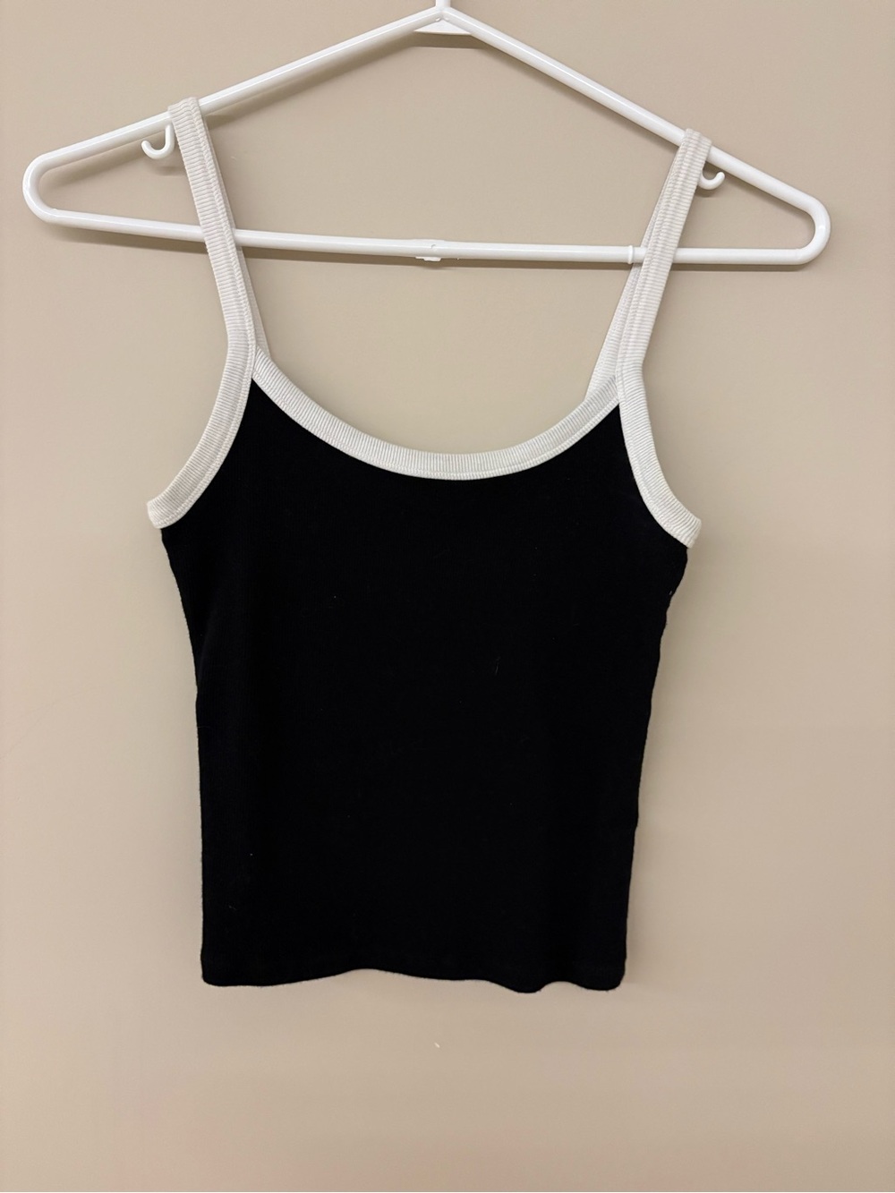 Aritzia- TNA Homestretch Tank Top (XS)